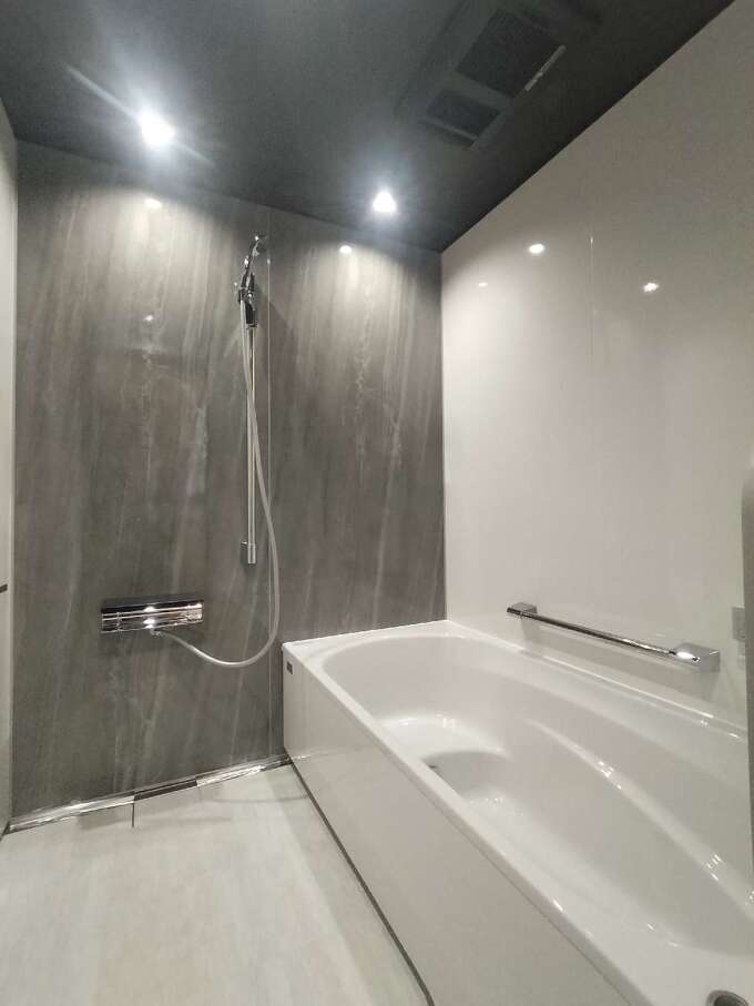 夫婦こだわりのシックな浴室リフォームで快適な毎日を