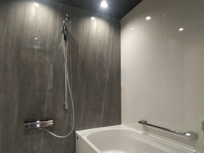 夫婦こだわりのシックな浴室リフォームで快適な毎日を