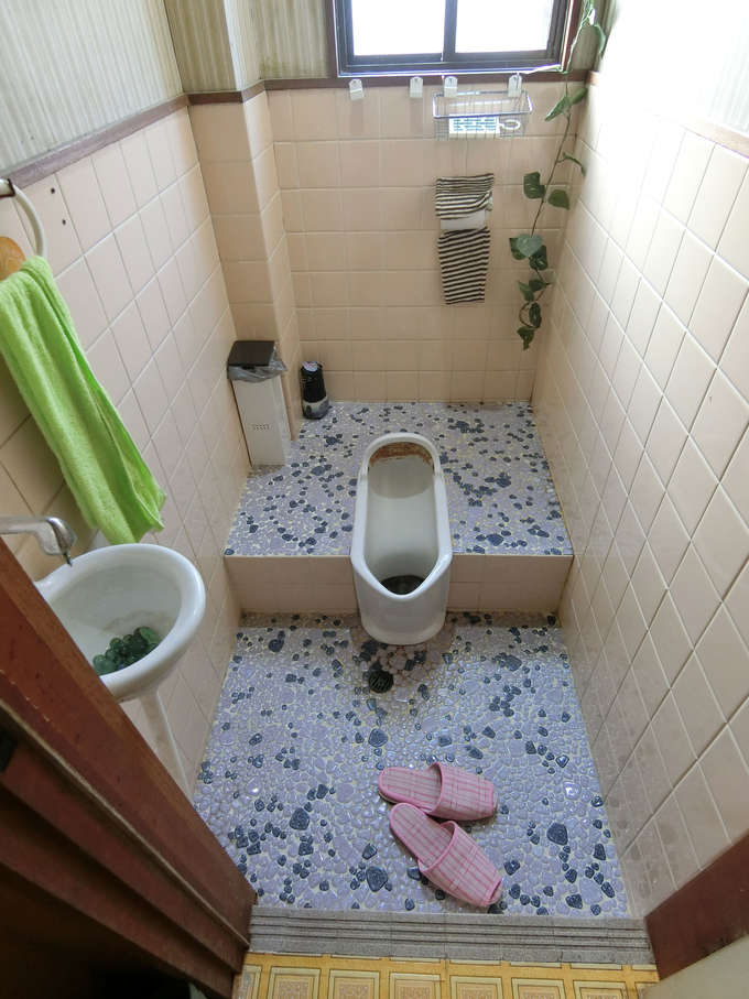 汲み取りトイレを簡易水洗トイレに変えてきれいにしたい 施工例・費用のご紹介 岡山市密着型のリフォーム専門会社