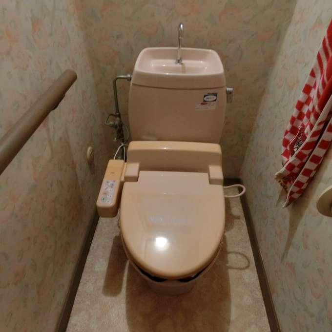 水漏れがしだしたトイレの便器交換リフォーム 施工例・費用のご紹介 岡山市密着型のリフォーム専門会社 アベル